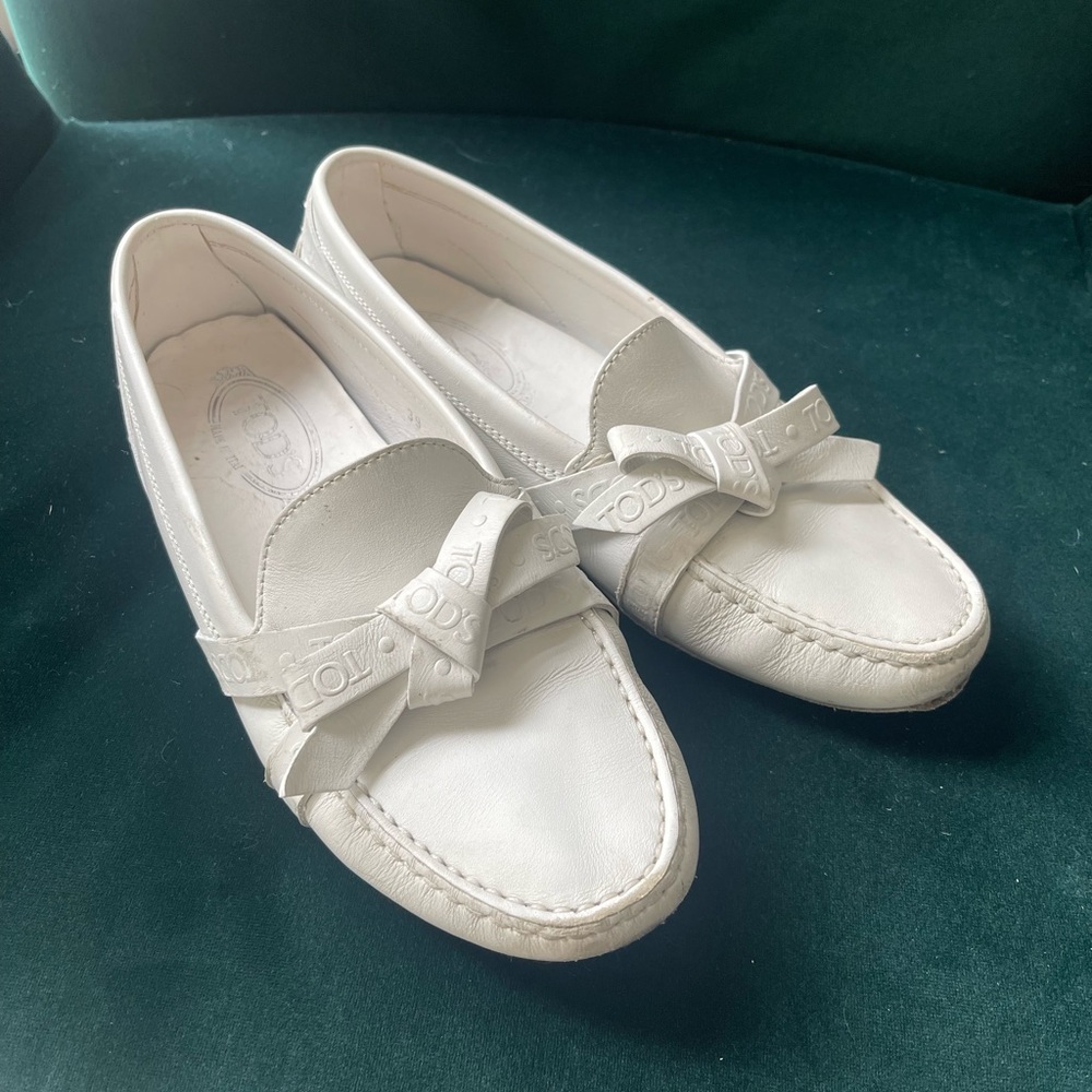 TOD'S Slip-On Loafers with Bow